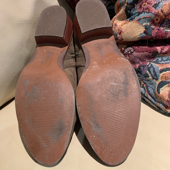 Expressions size 9 moss green bootie - Picture 6 of 7